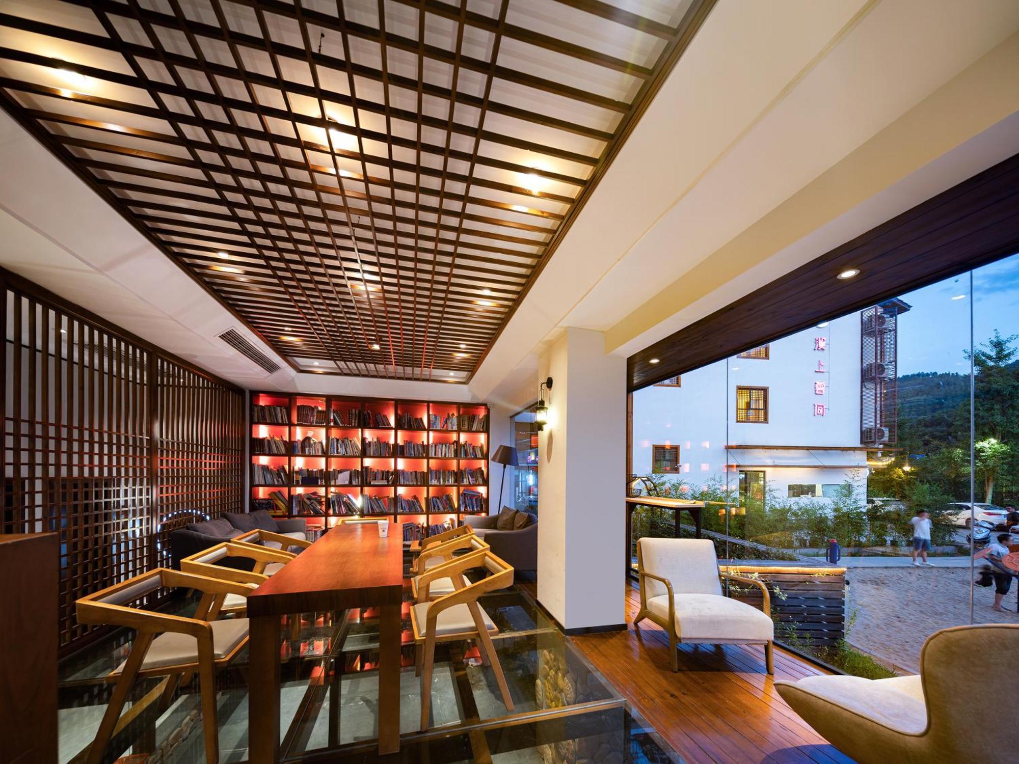 張家界武陵源北岸輕奢客棧 森林公園店 Hotel Zhangjiajie Bagian luar foto