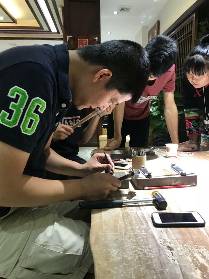 張家界武陵源北岸輕奢客棧 森林公園店 Hotel Zhangjiajie Bagian luar foto
